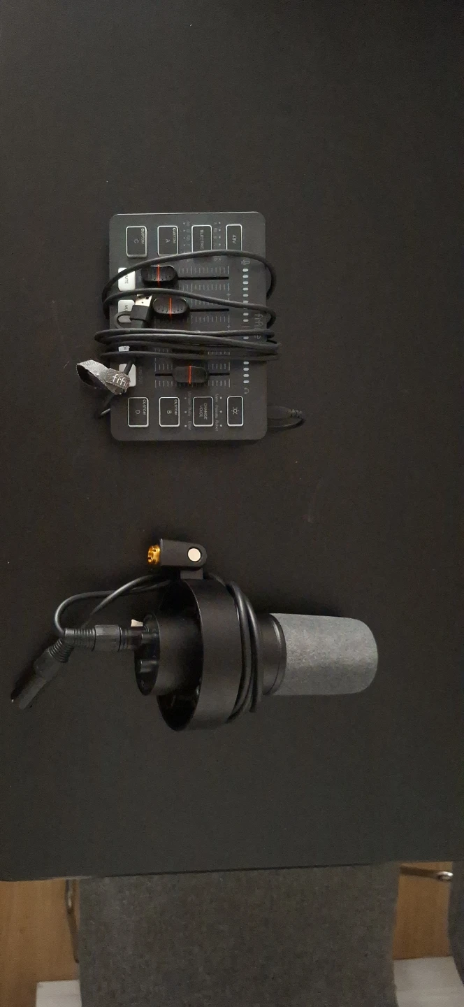 FIFINE K688 Microphone + SC3 Audio Mixer Bundle
