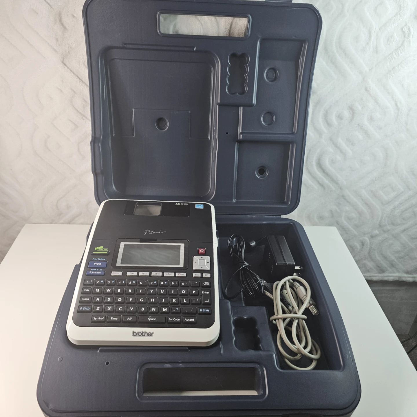 Brother P-touch Label Maker with Carrying Case - photo 2