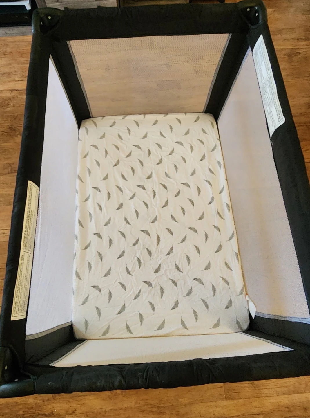 Evenflo Play and Go Harmony Playard w/ Mattress and sheet - photo 5