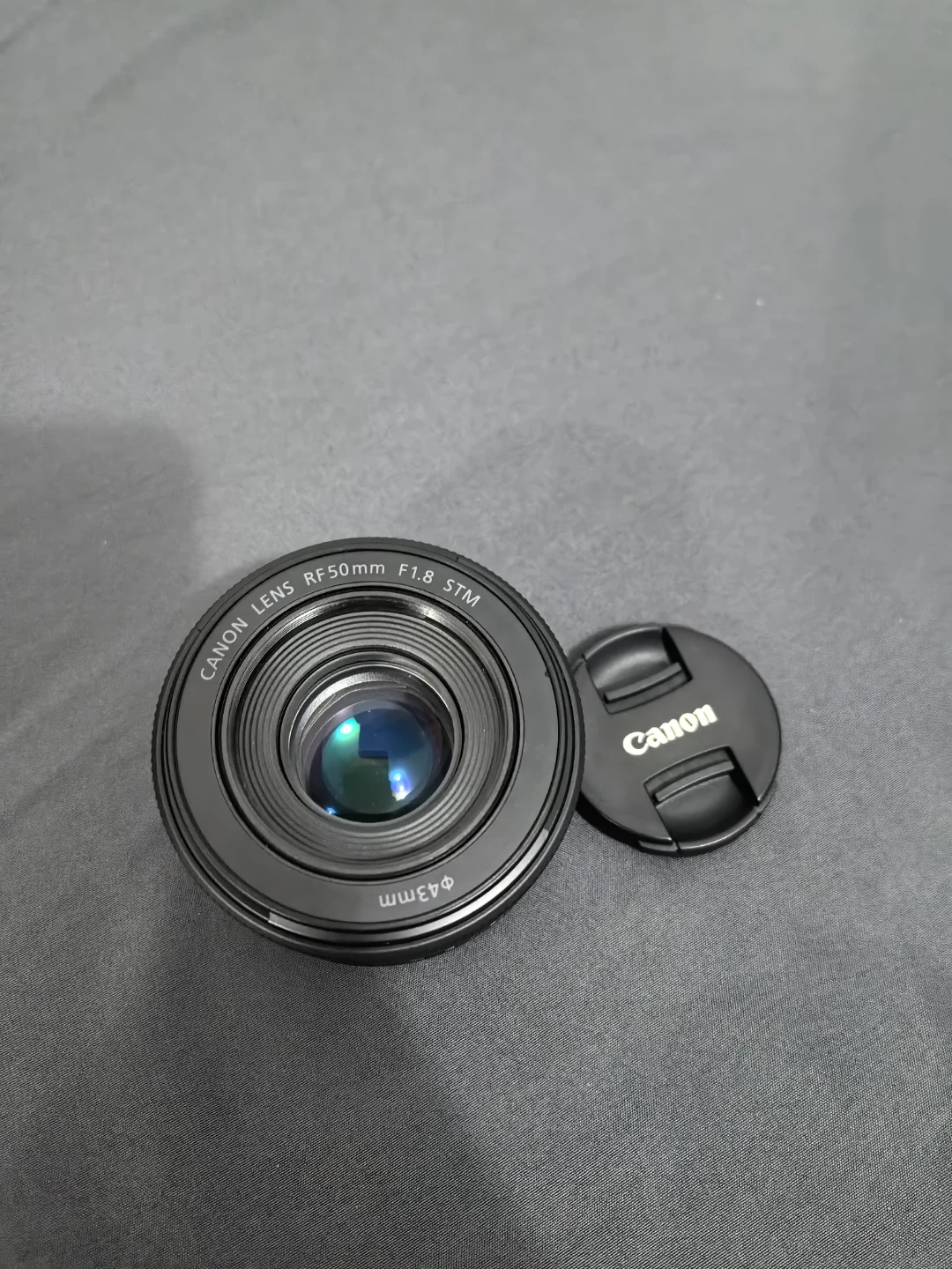 Canon RF 50mm f/1.8 STM Lens - photo 2
