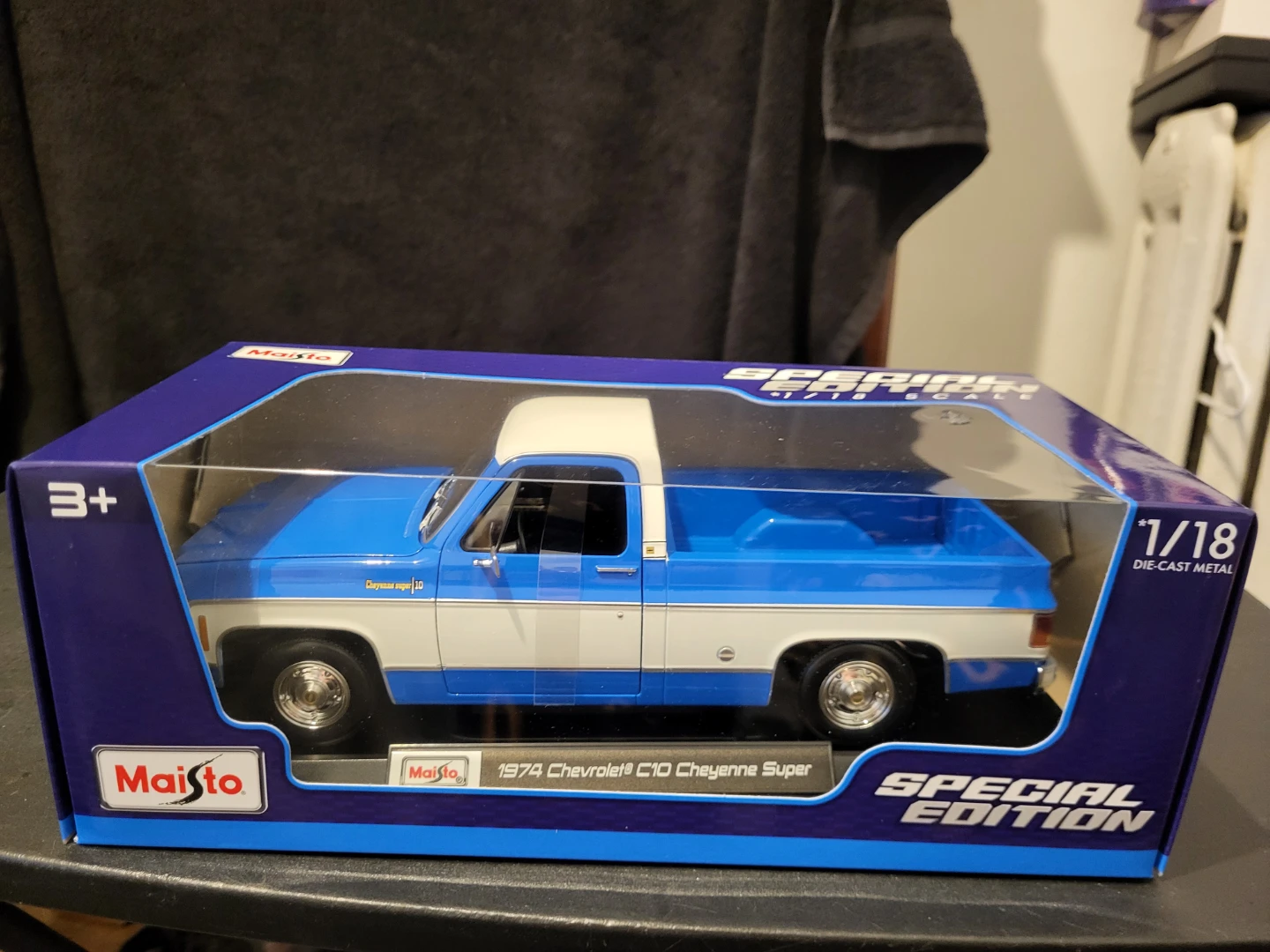 Maisto 1/18 Scale Die-cast Model Trucks - photo 5