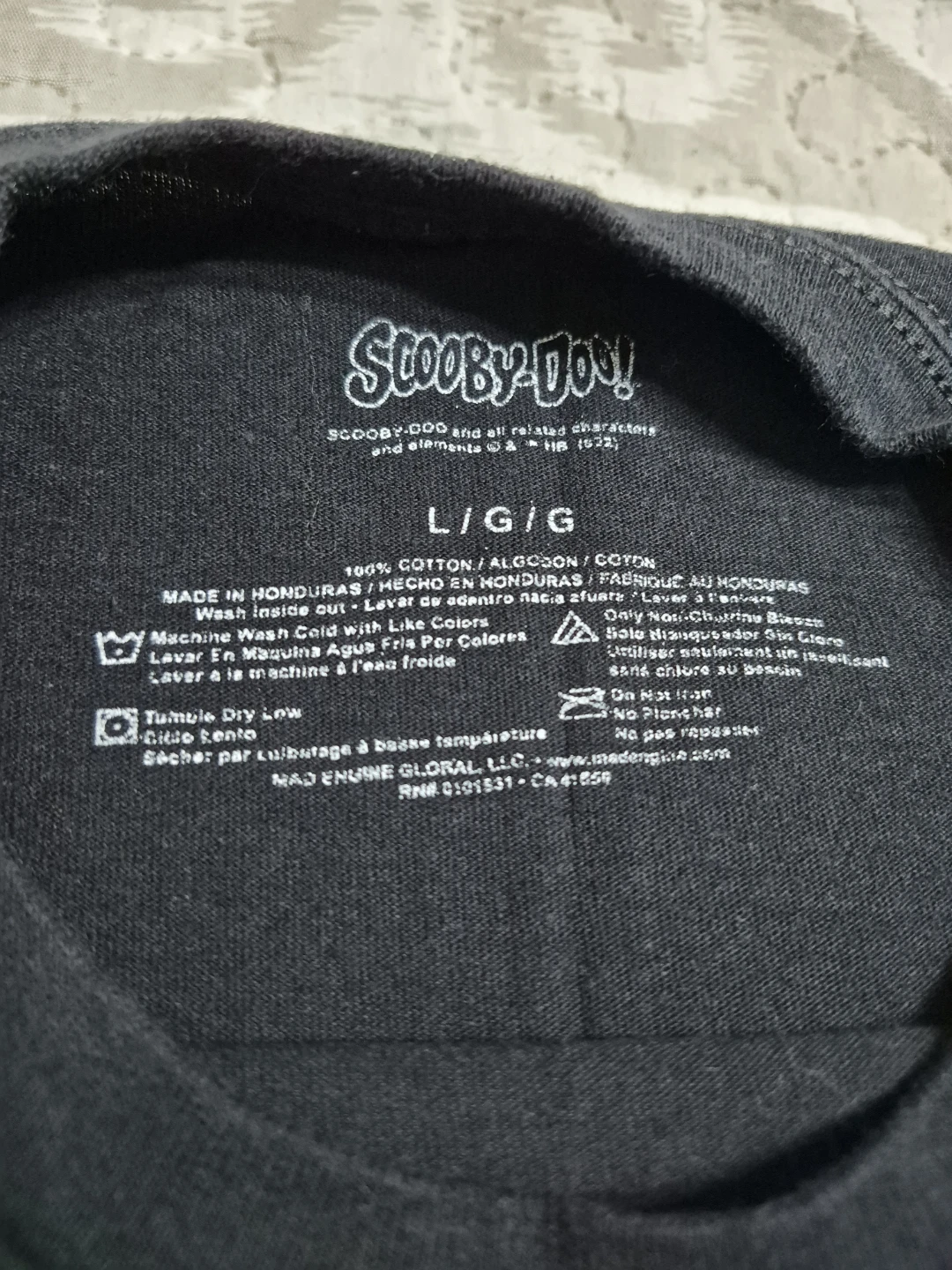 Men's Size Large Scooby-Doo Shirt - photo 3