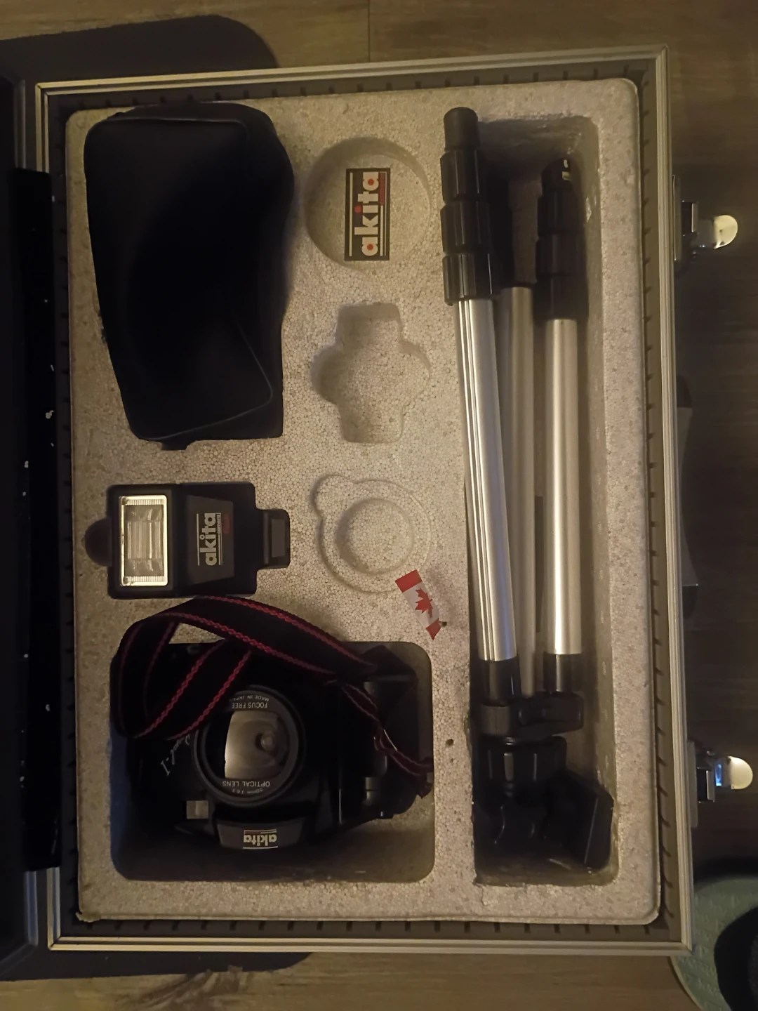 Akita Camera Kit with Carrying Case - photo 2