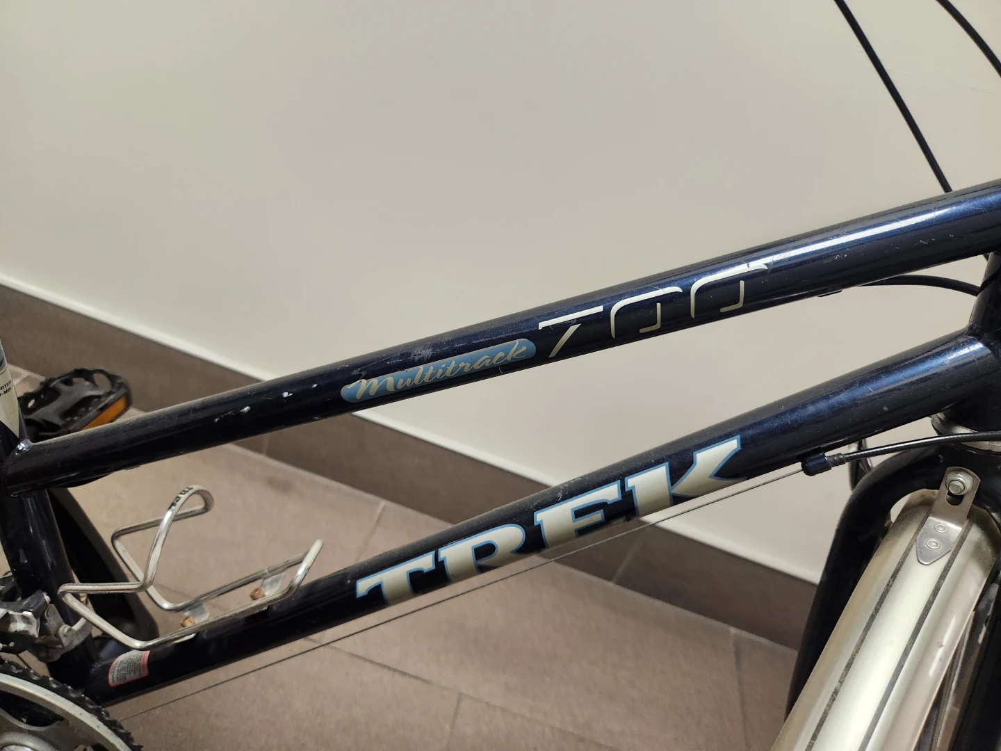 Trek Multitrack 700 Hybrid Bicycle - photo 2