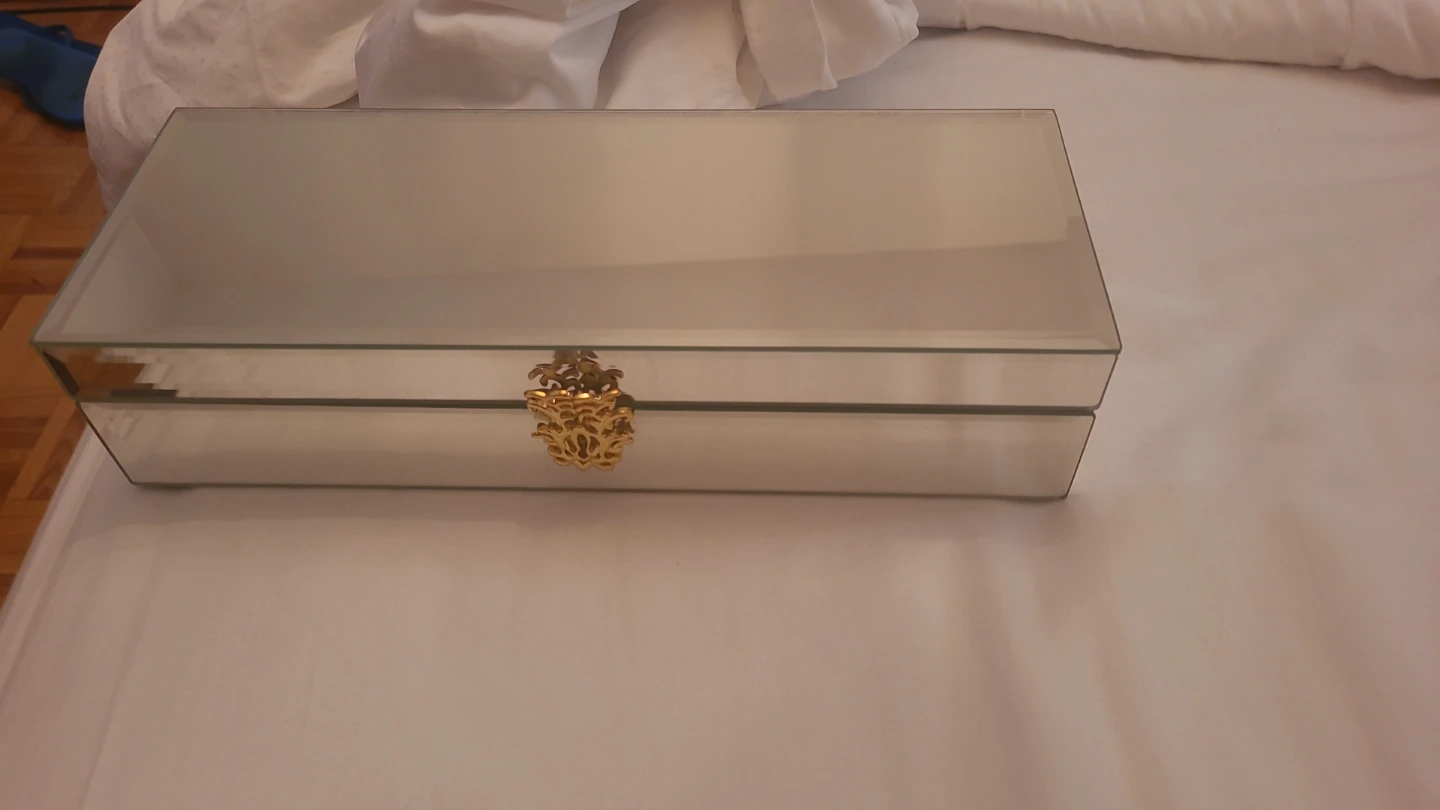 Watch box