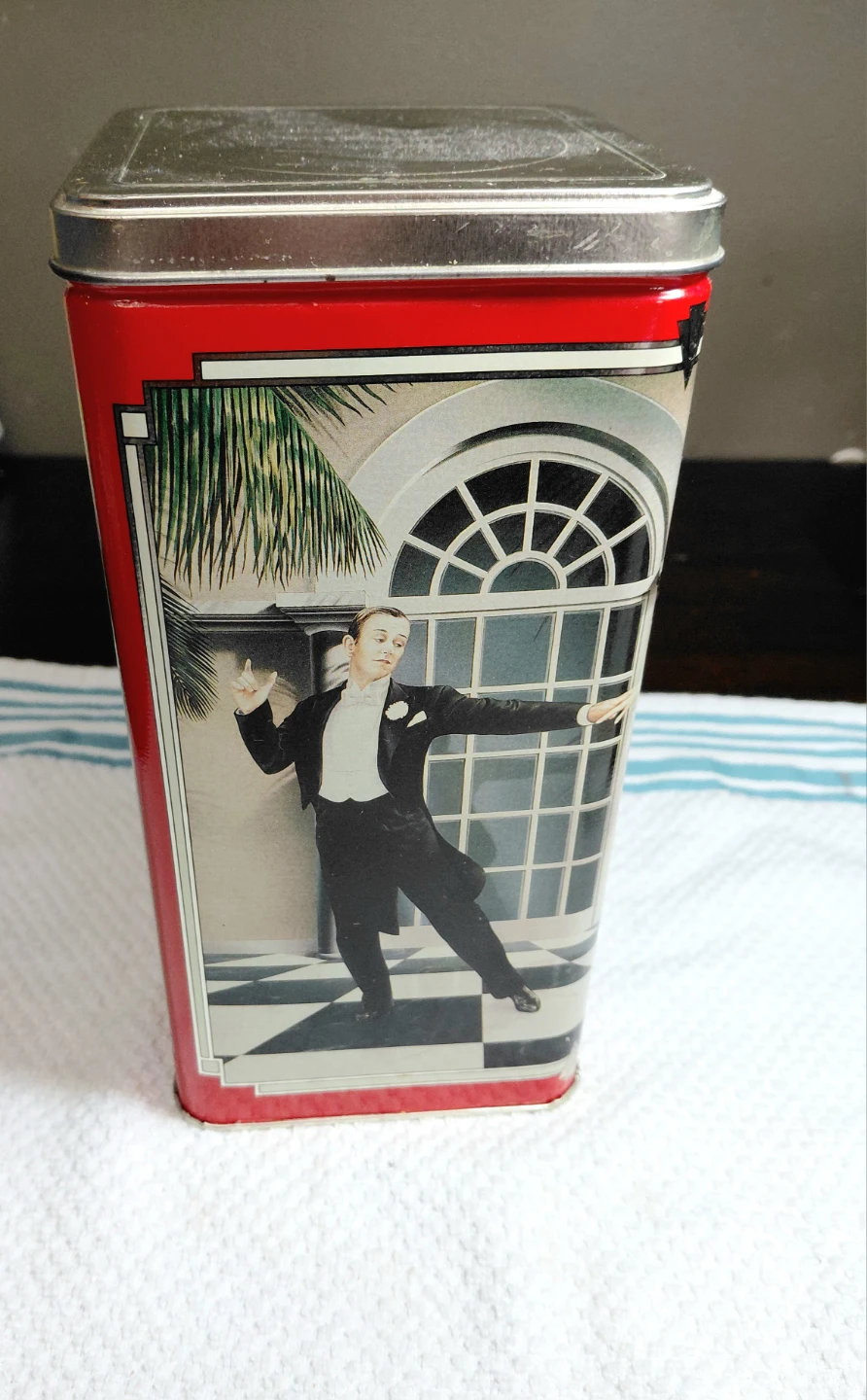 Vintage Ritz Crackers Special Edition Tin - photo 2