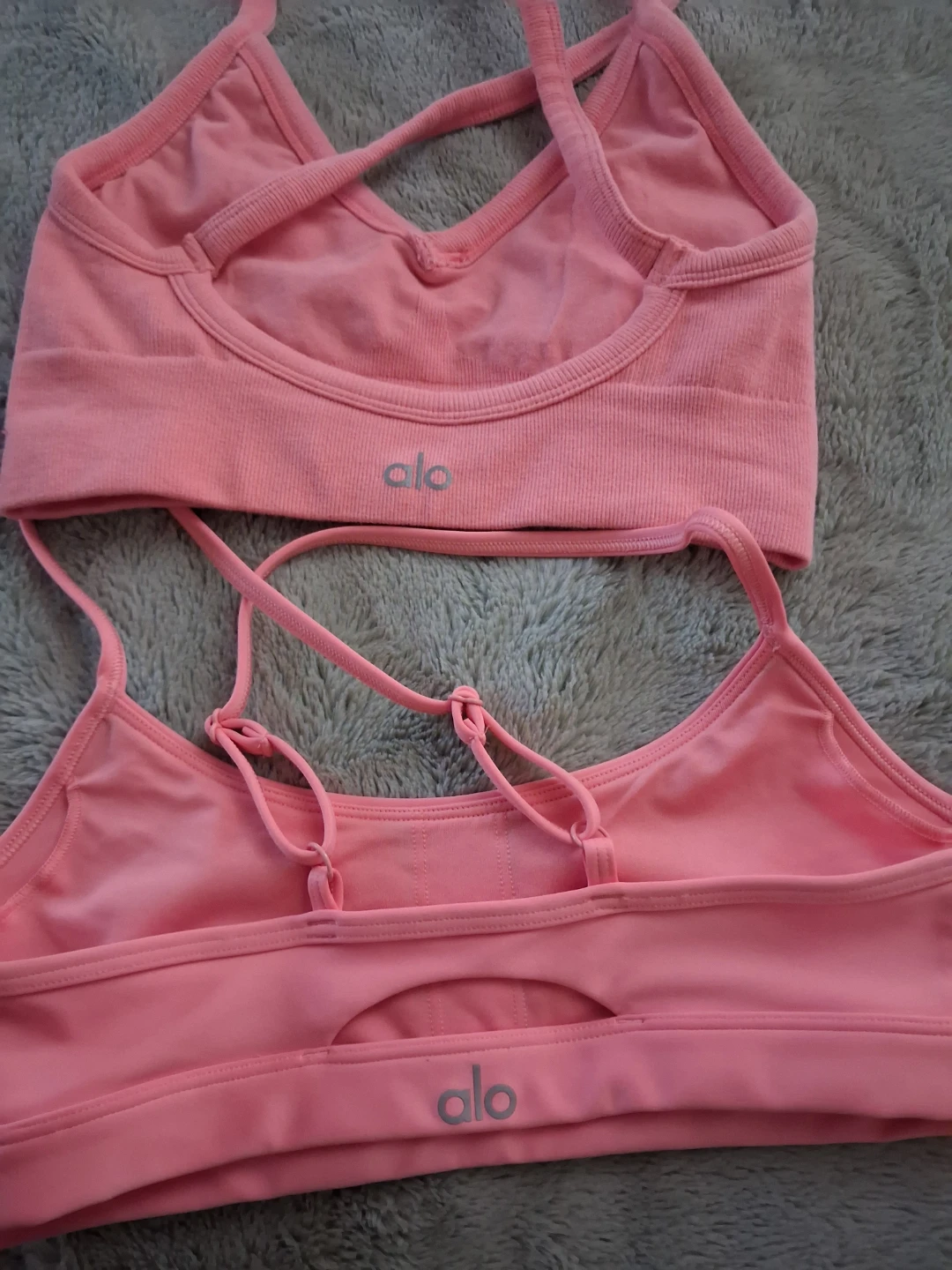 2 Alo Yoga Sports Bra - Pink - XS/TP