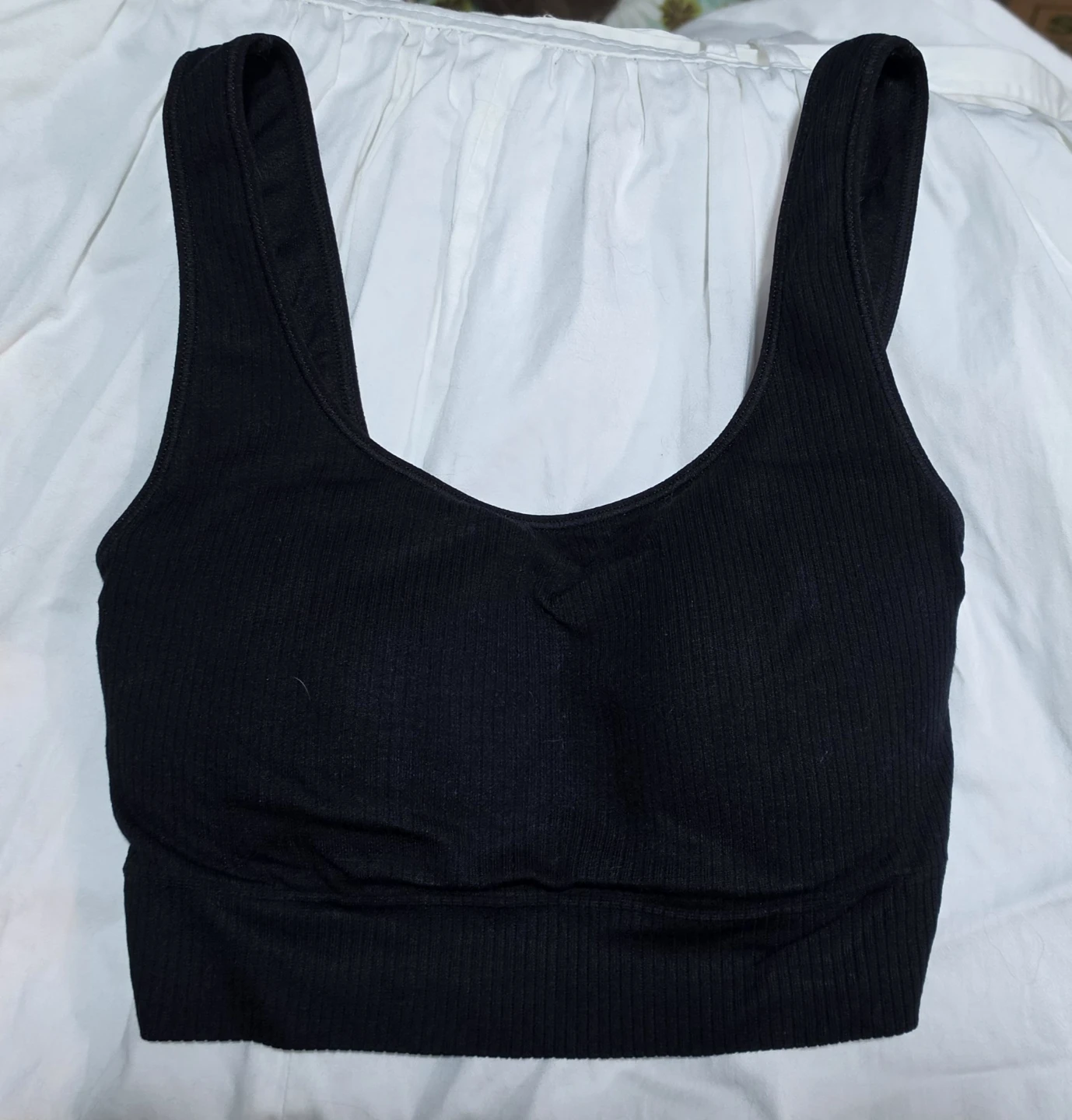 Uniqlo XS Black Ribbed Crop Tank Top