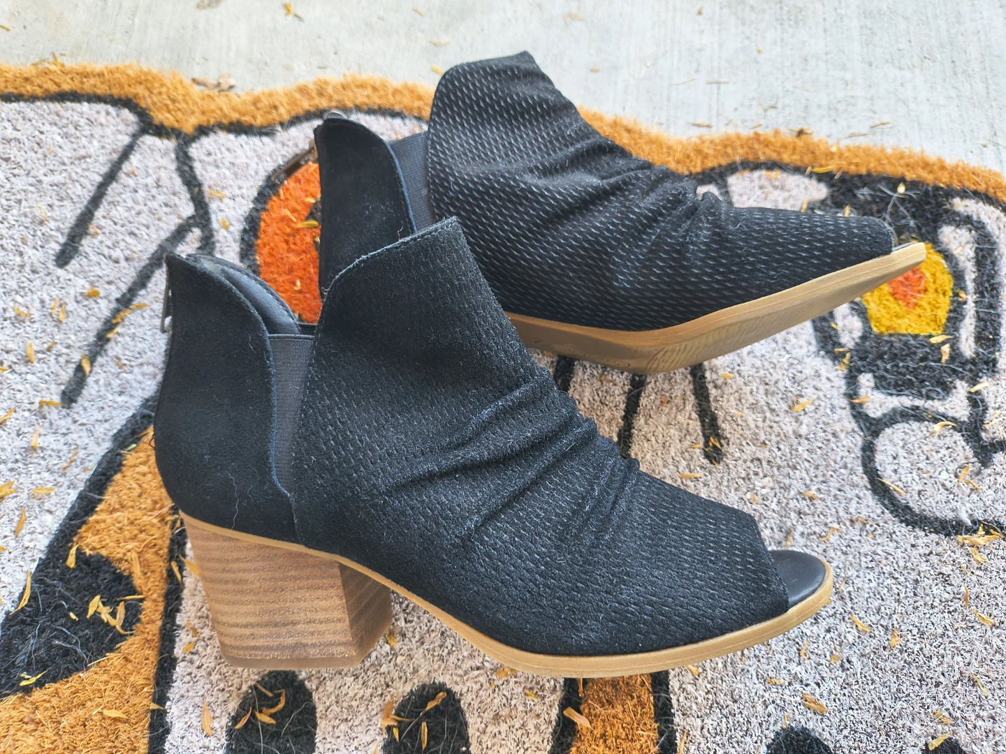 Baretraps Iree Black Peep-Toe Booties