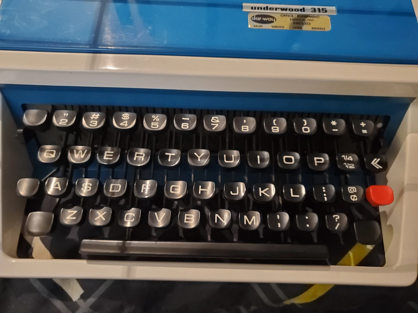 Underwood 315 Portable Manual Typewriter - photo 2