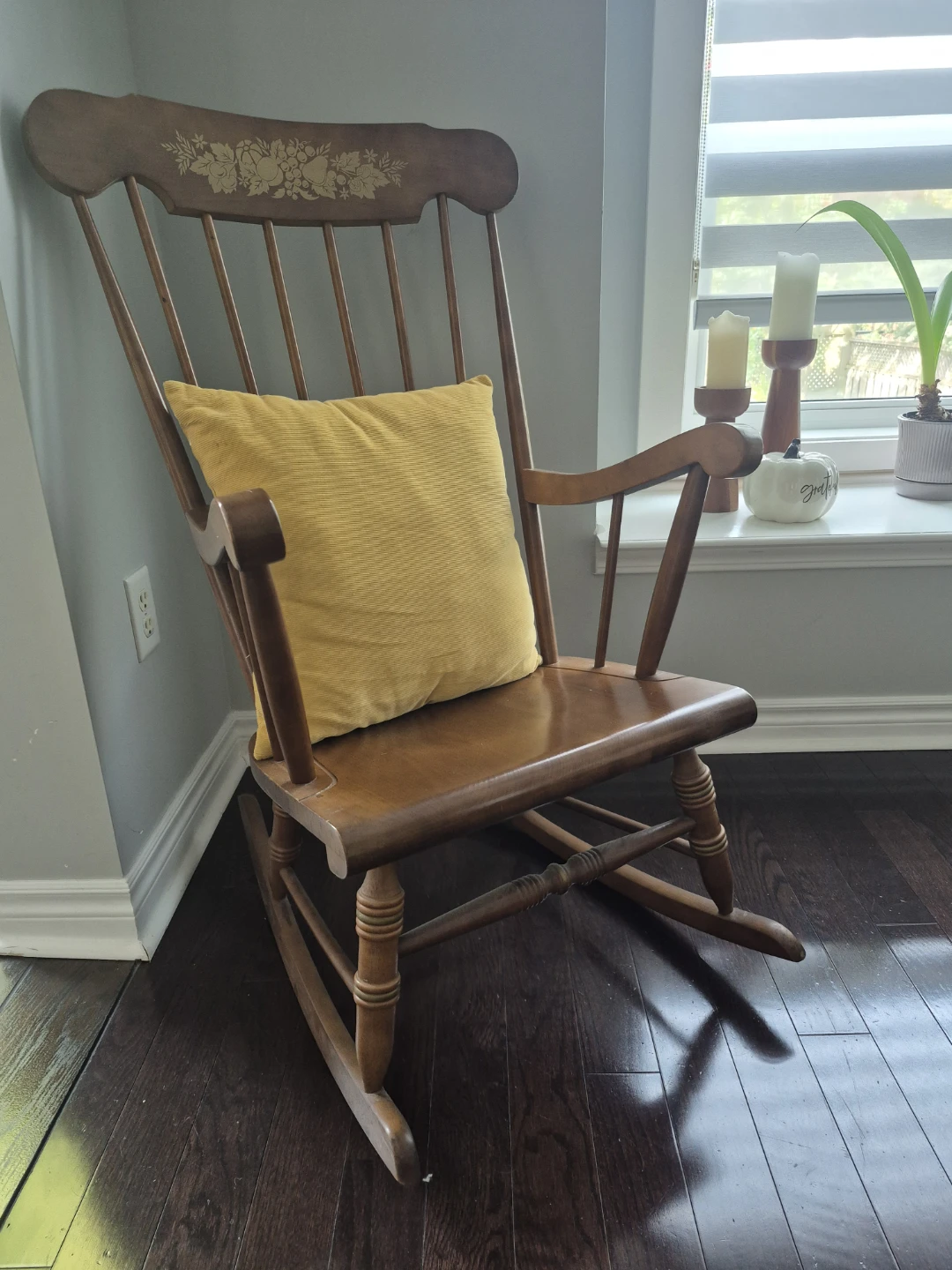 Wooden rocking chair - photo 4