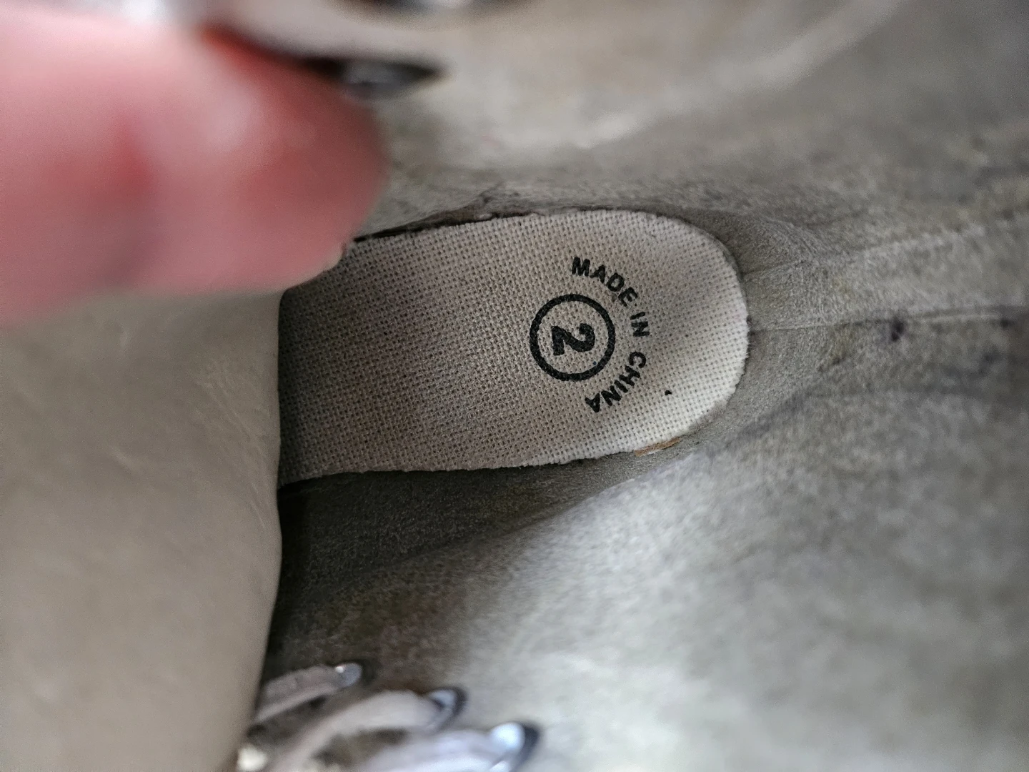 3 pair of White Figure Skates Size 2J and 8 . Need to sharpen - photo 5