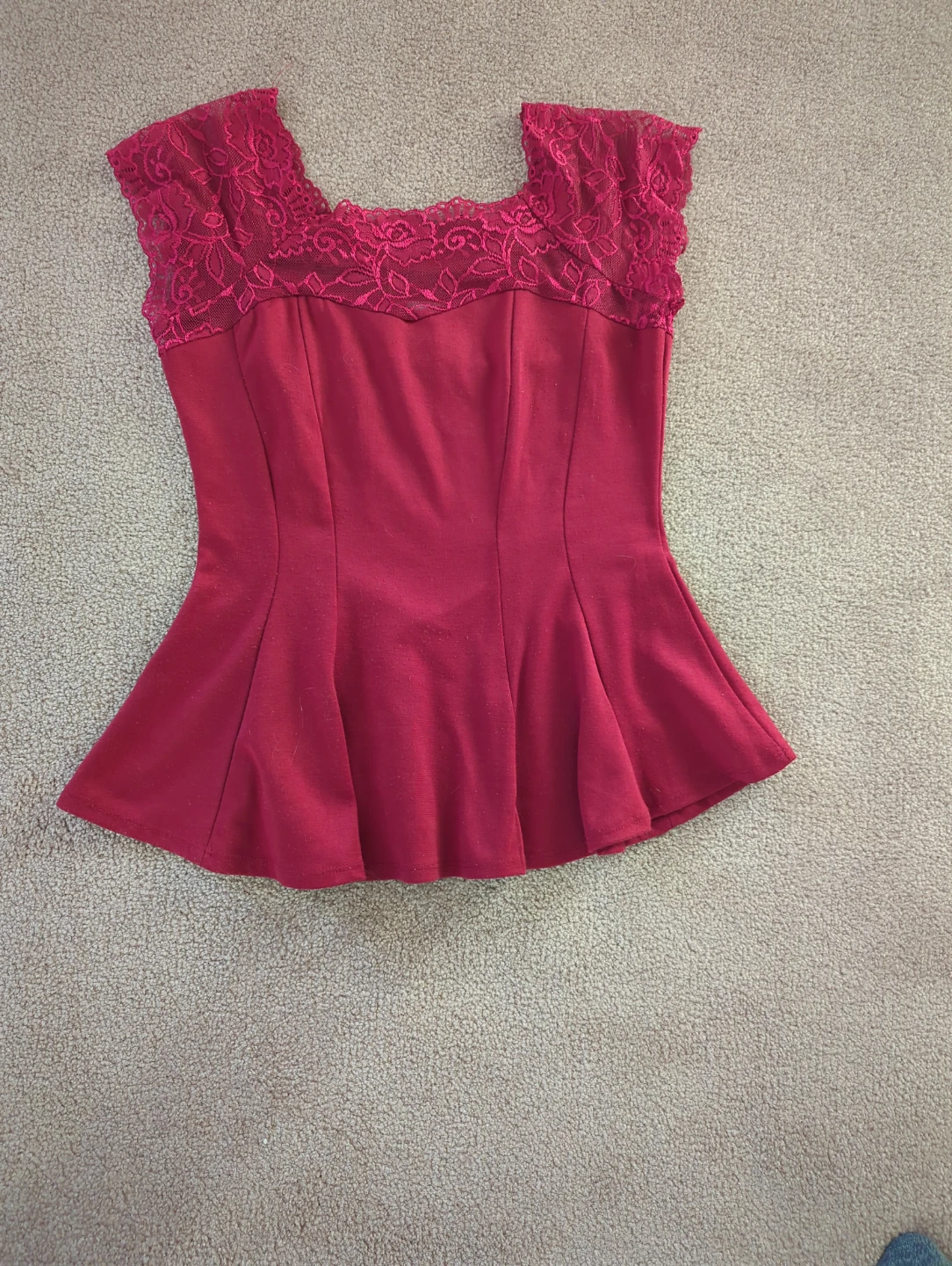Suzy Shier Red Lace Peplum Top - photo 2