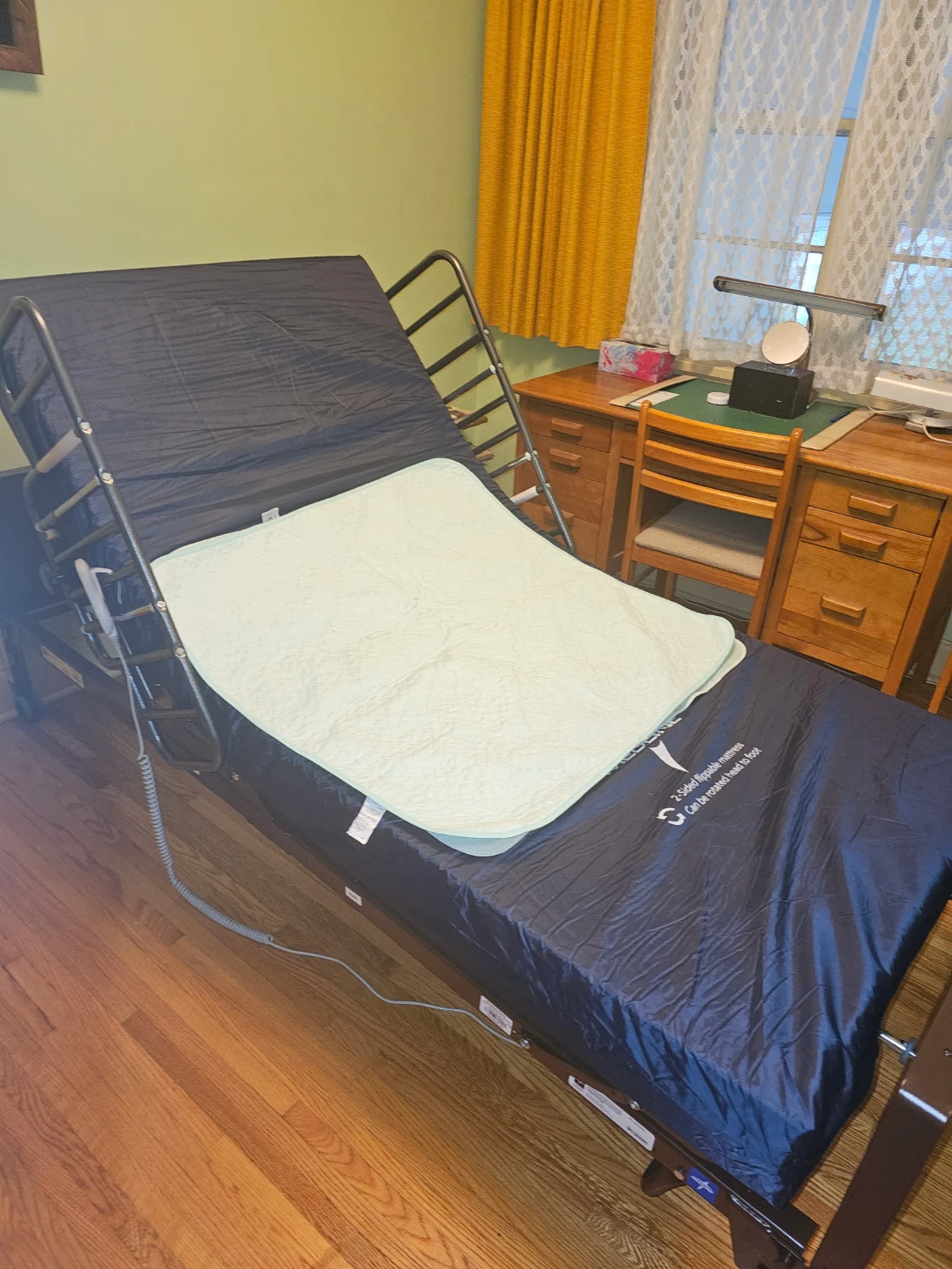 MECHANICAL HOSPITAL BED