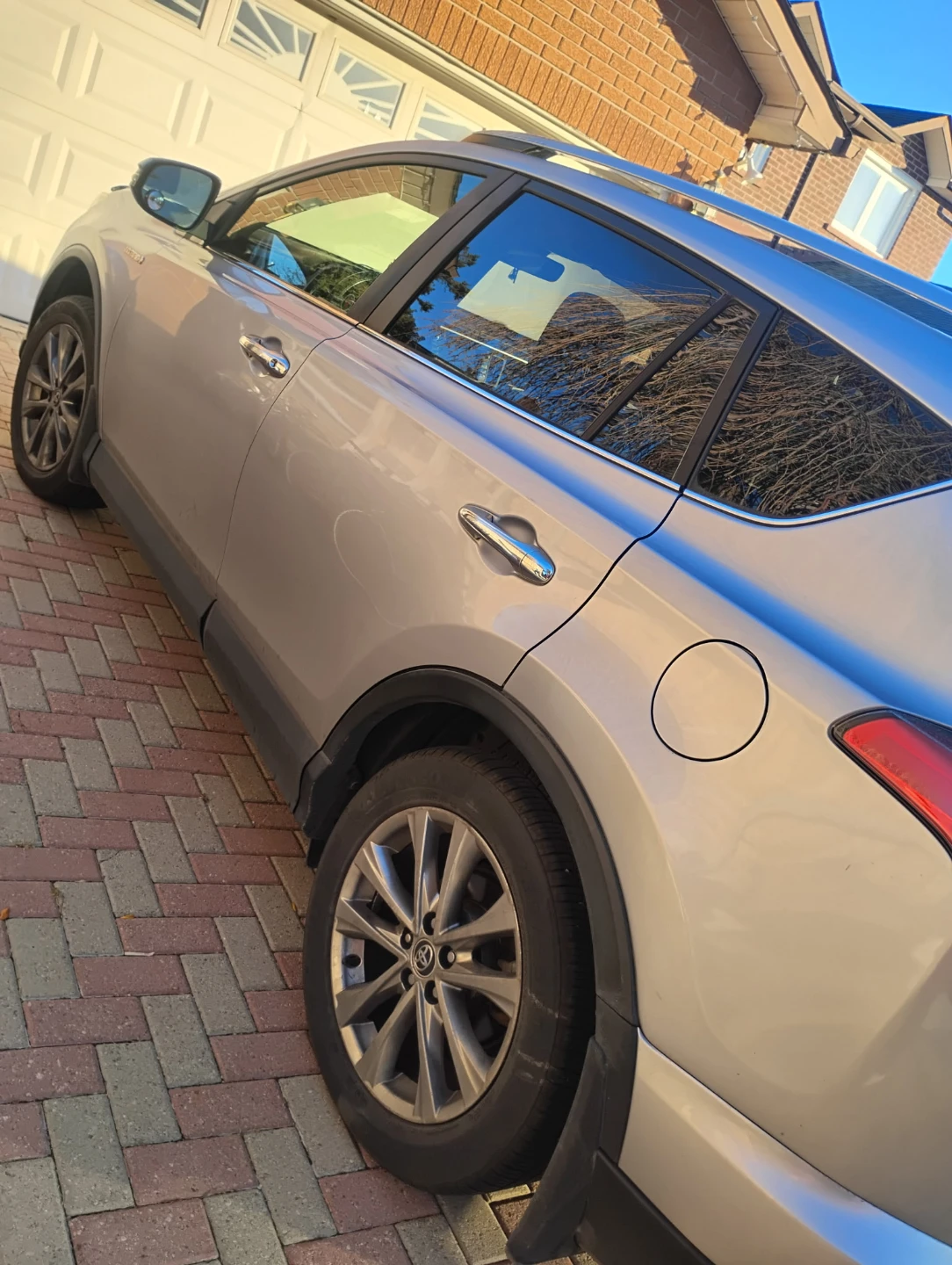 Toyota RAV4 Hybrid - photo 4