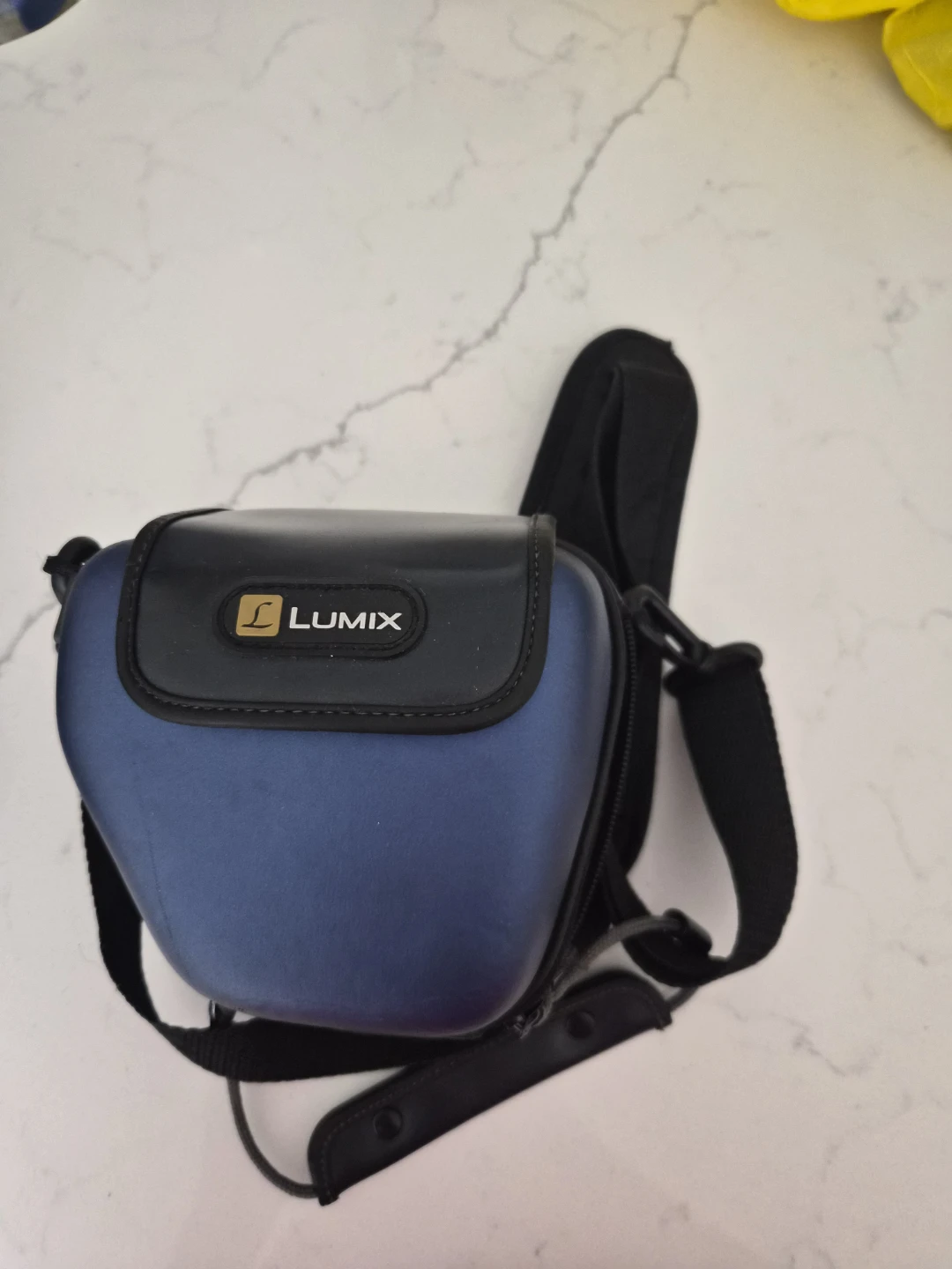 Panasonic Lumix DMC-FZ20 Camera - photo 2