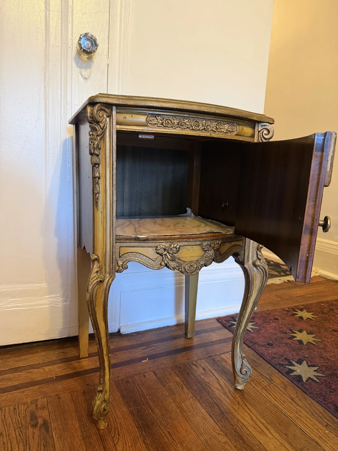Vintage French Provincial Side Table - photo 2