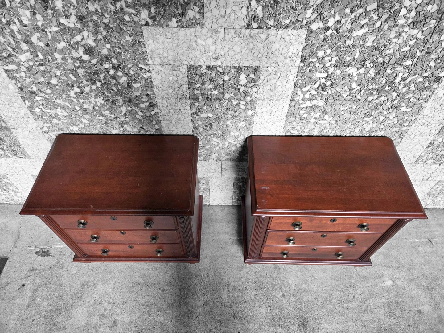 Vintage Pair of Mahogany 3-Drawer Nightstands  (Price for Pair) - photo 5