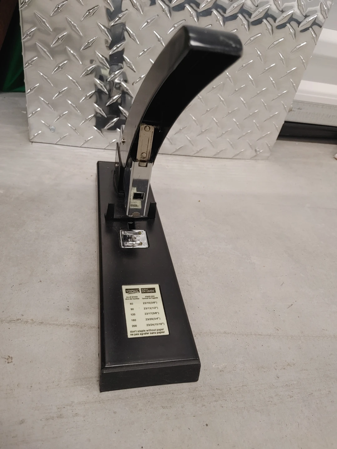 Staples Heavy Duty Stapler