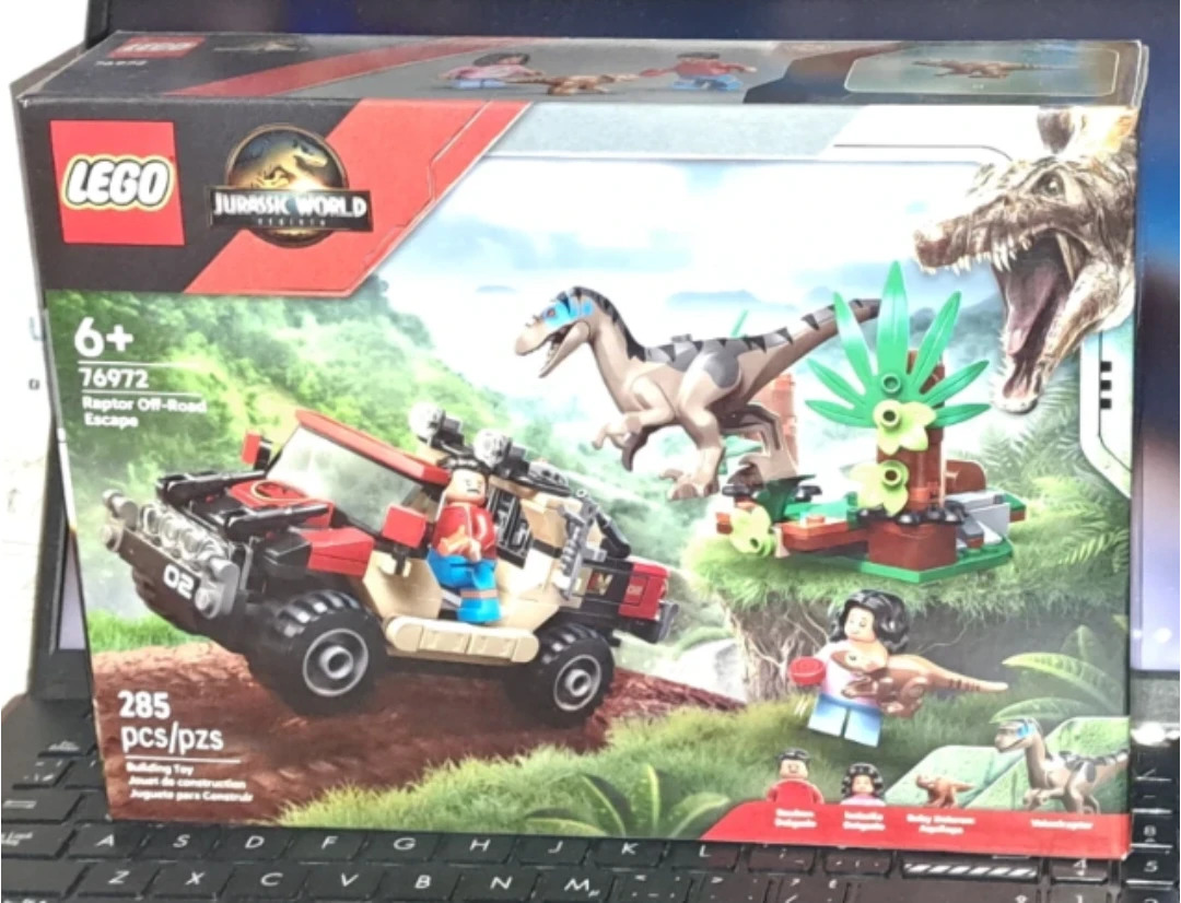 LEGO Jurassic World Raptor Off-Road Escape 76972 - photo 2