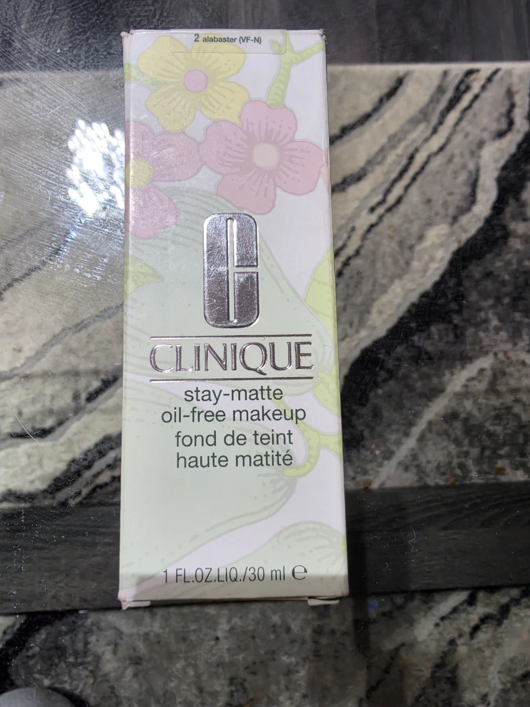 Clinique Stay-Matte Oil-Free Makeup - 2 Alabaster