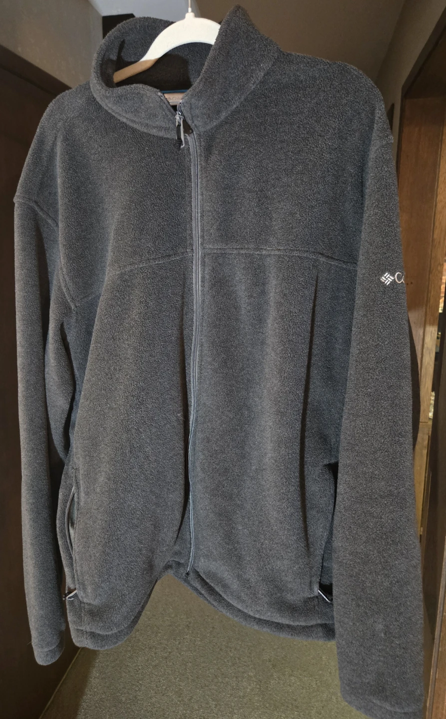 Columbia XLARGE Men's Full Zip Fleece Jacket.  Light blue/gray.
