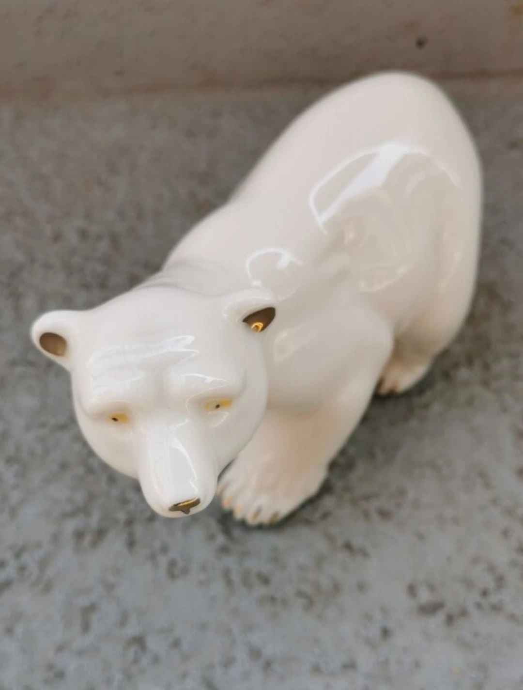 Vintage Hand Painted Porcelain Polar Bear Figurine Gold Accents - photo 3