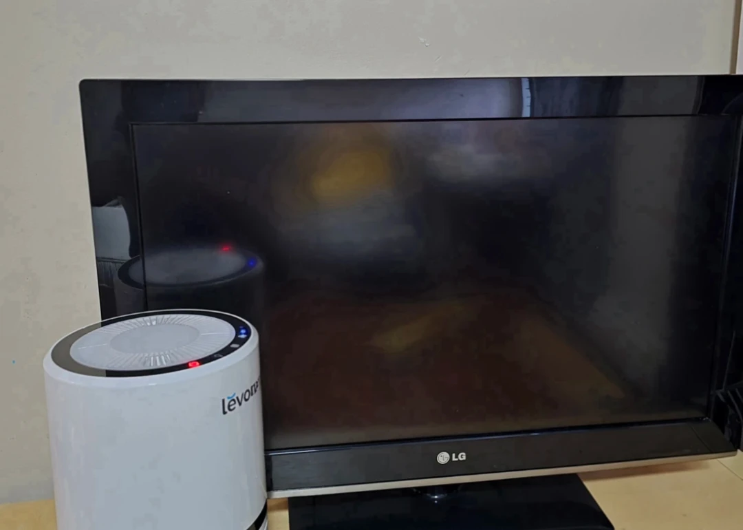 LG 32 inch Television