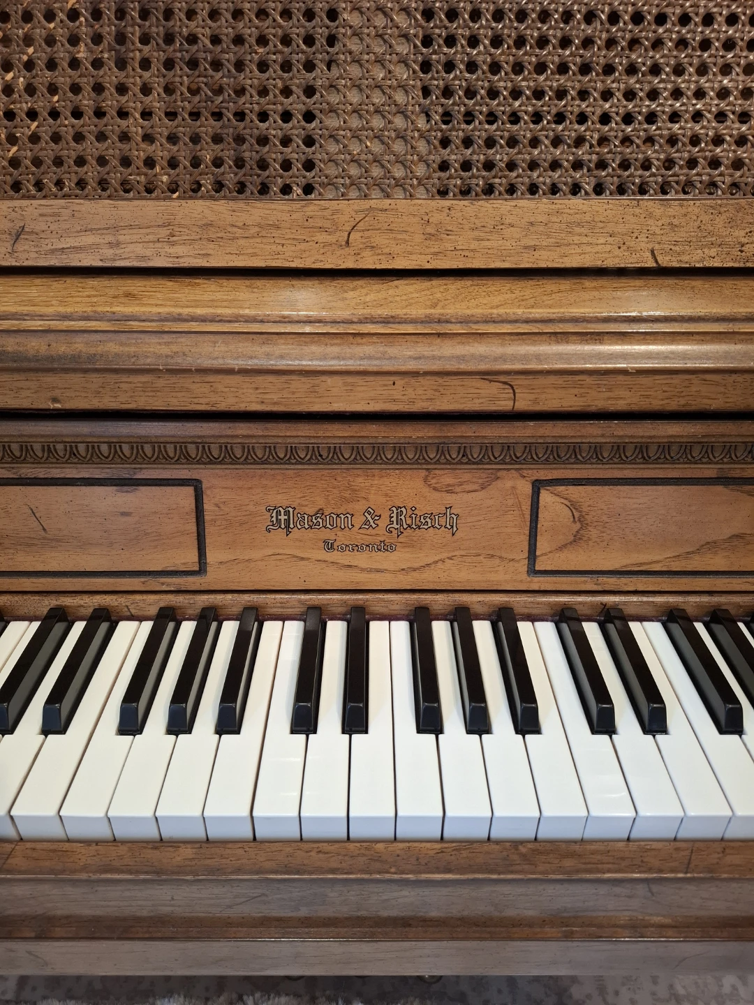Mason & Risch upright piano - photo 5
