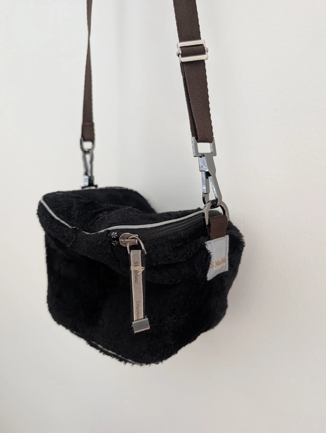 S MaxMara Black Faux Fur Crossbody Bag - photo 4