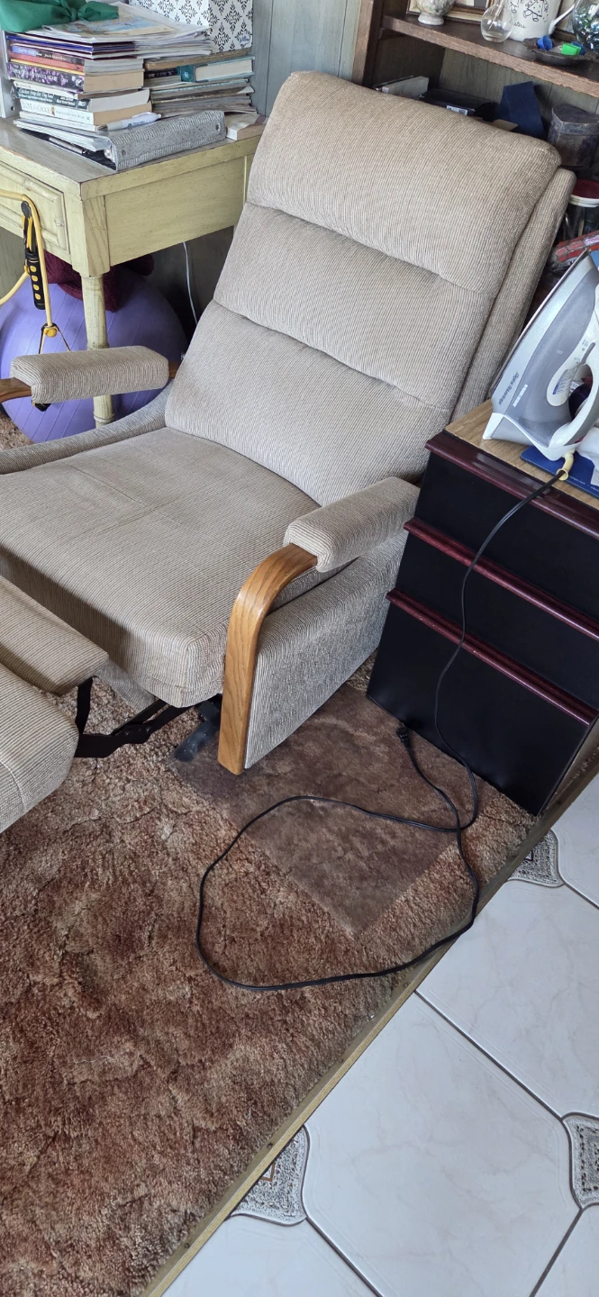 Lazy boy chair
