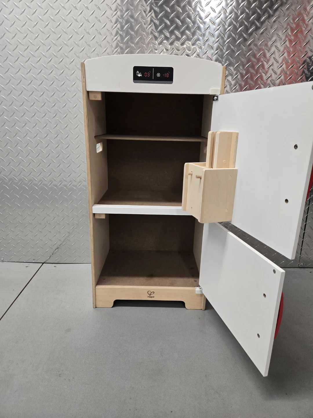 Hape Wooden Play Kitchen Refrigerator - photo 4
