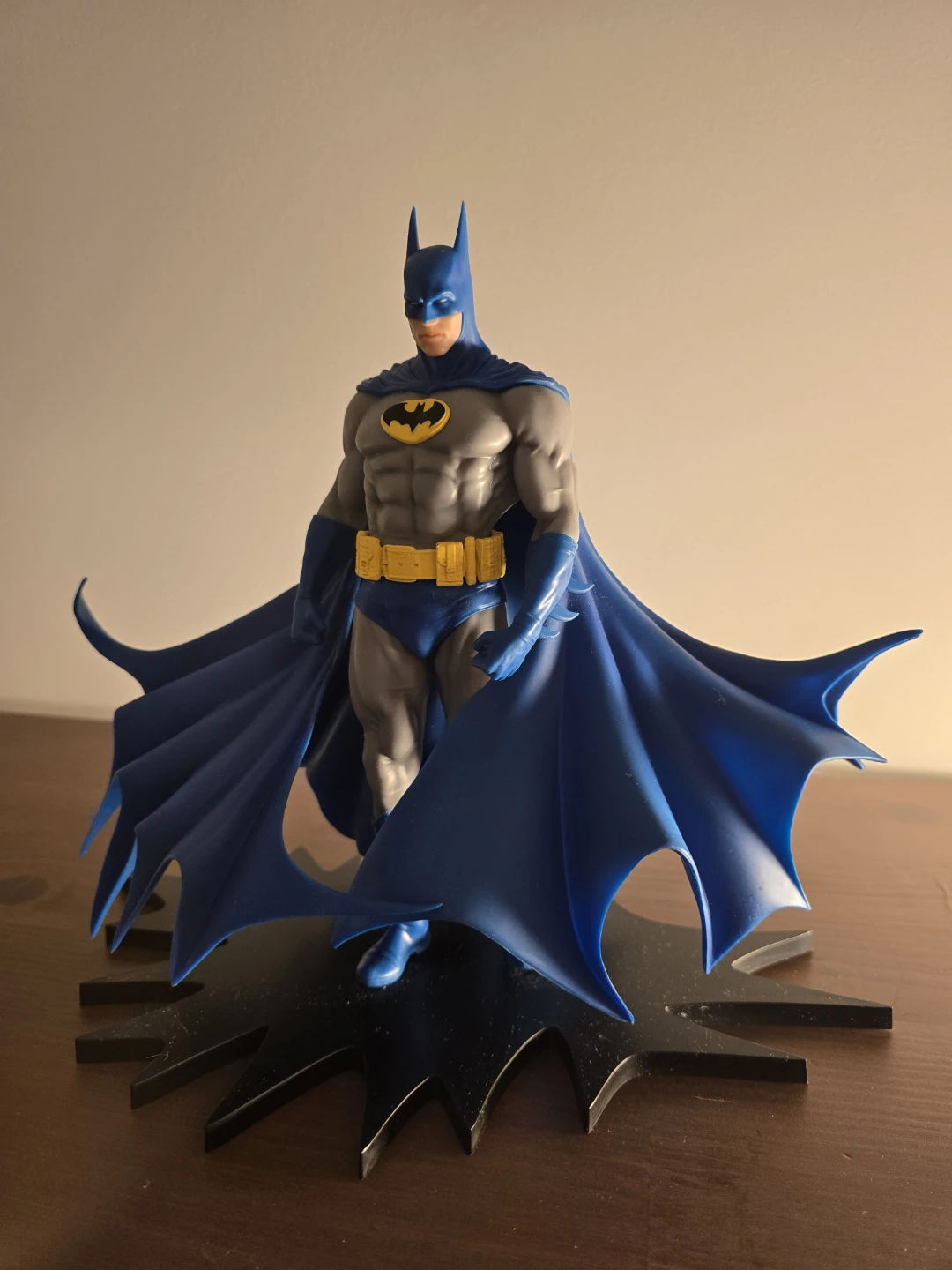 Batman Statue Figure - photo 2