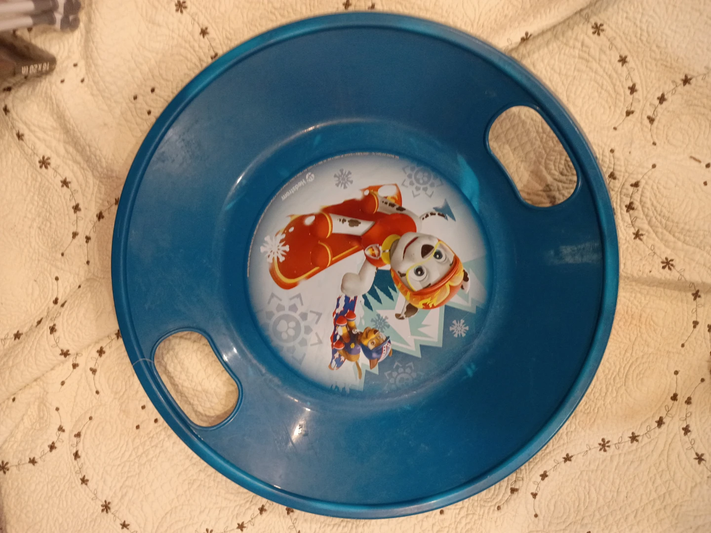 Set of 5 Plastic Toboggans and 1 disc sled