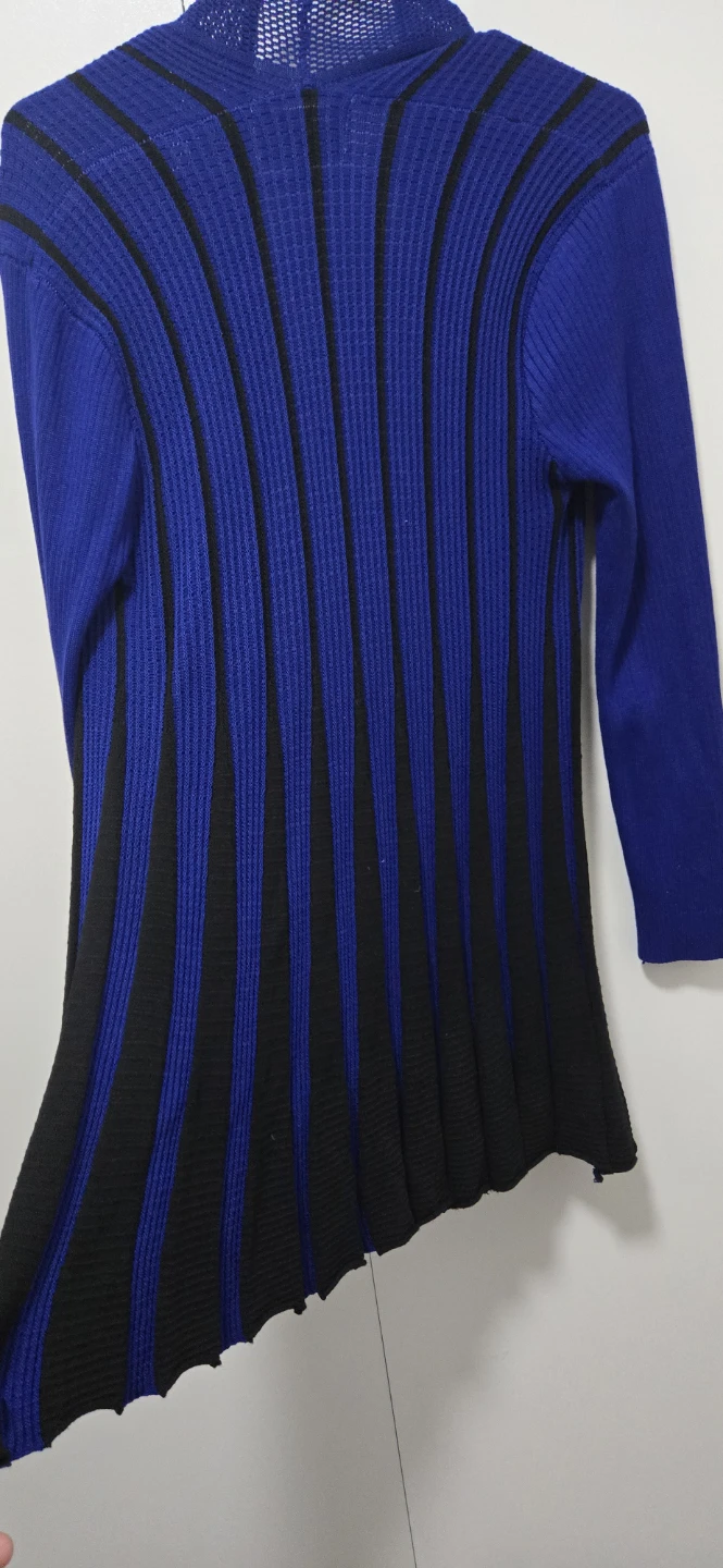 Style... Blue and Black Striped Cardigan. - photo 4