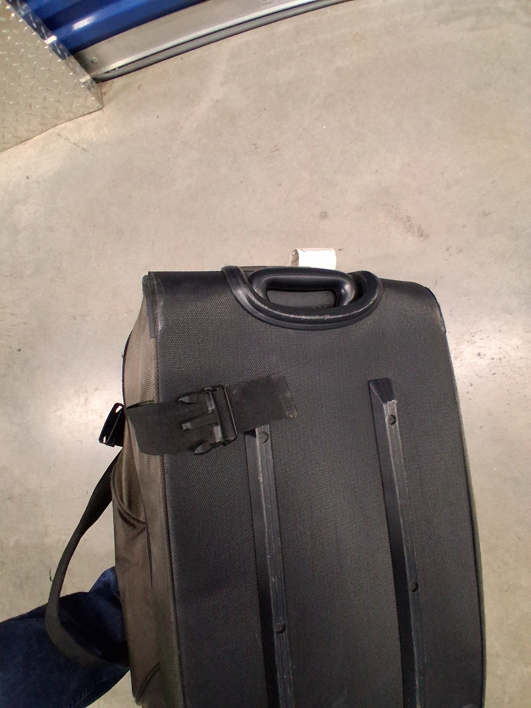 Rolling Duffel Bag shutcase luggage - photo 4