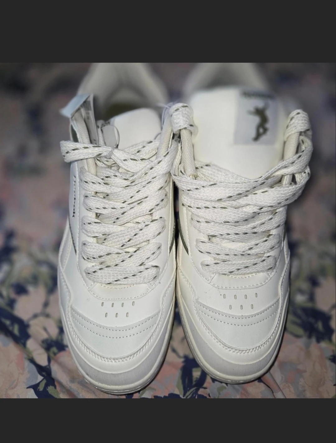 Reebok Lo-Top Skateboarding Sneakers W/ Wide Laces in a Men's 12
