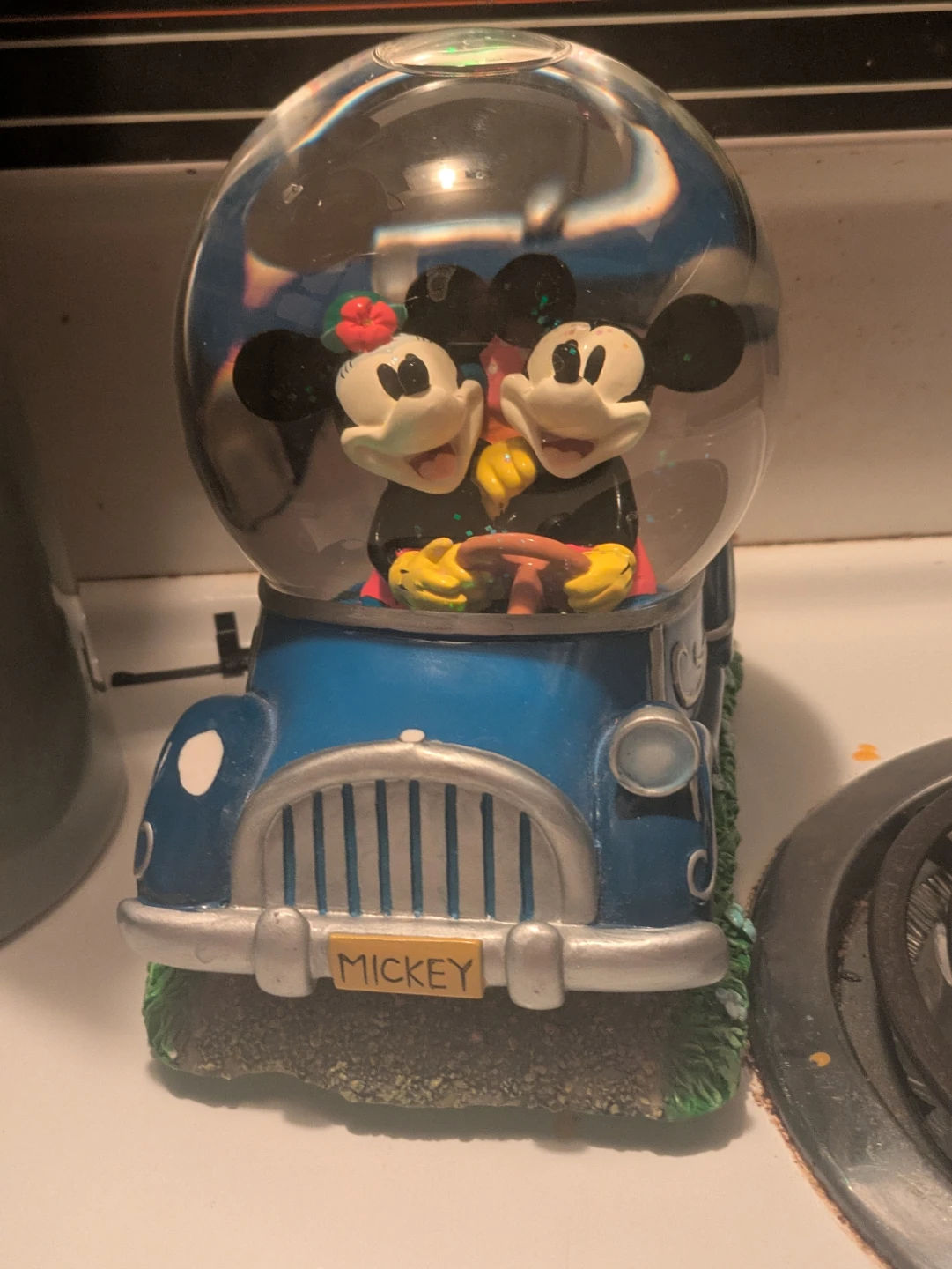 Disney Mickey and Minnie Mouse Snowglobe