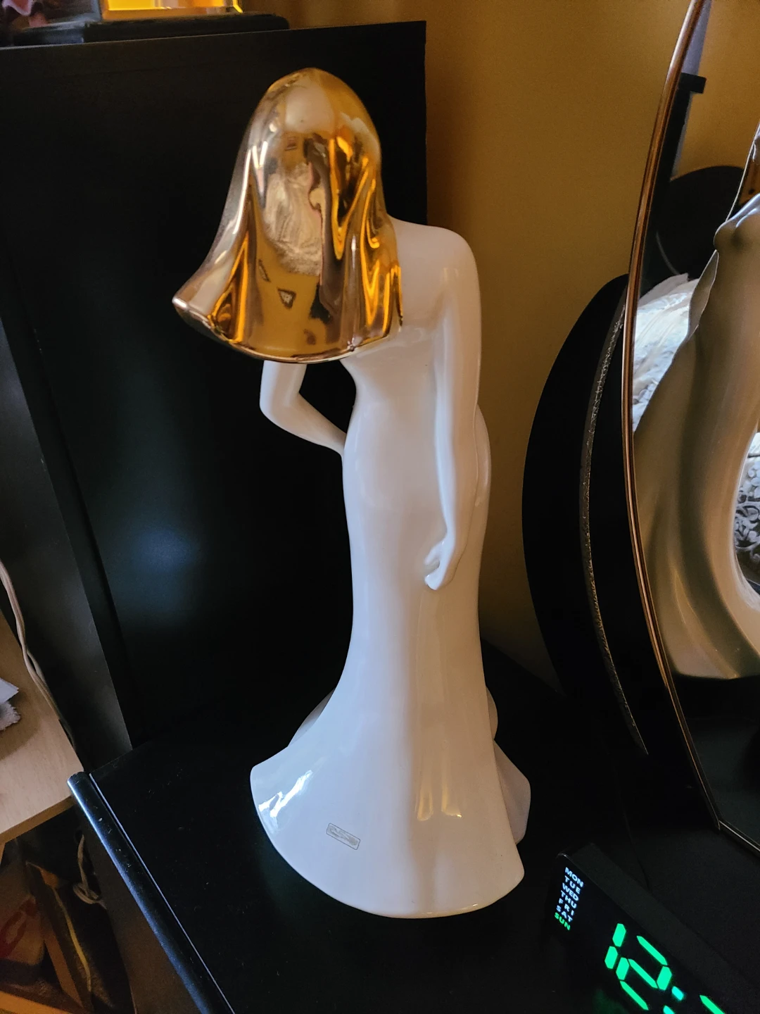 Ceramic Lady Figurine with Gold Accents - photo 3
