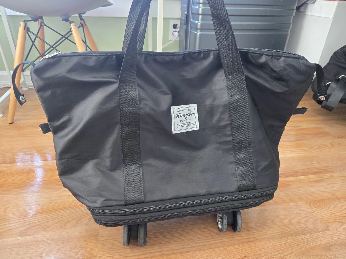 Expandable Travel Bag with Removable Wheels – Black - photo 2