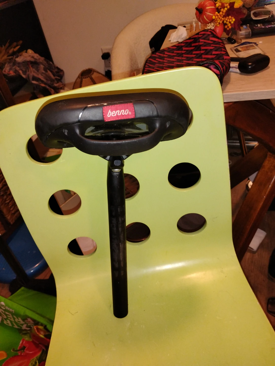 Benno bike saddle with seat post