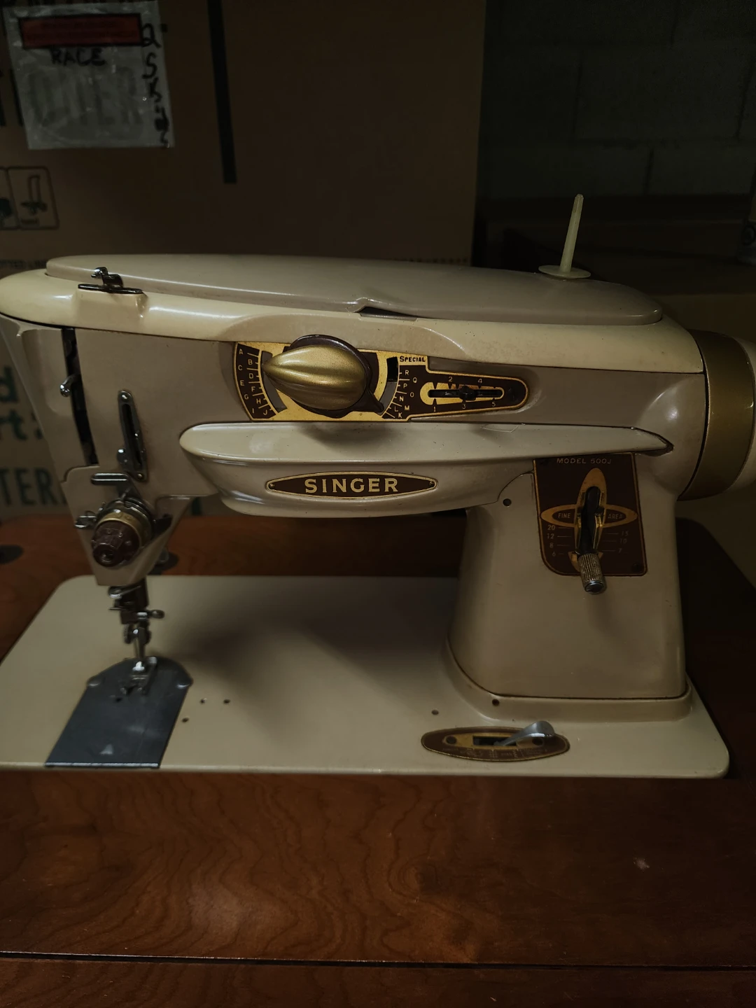 Vintage Singer 500J Sewing Machine with Cabinet - photo 2