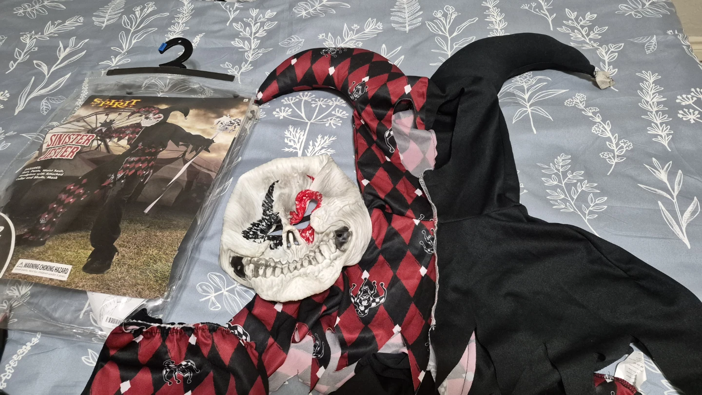 Sinister Jester costume in child's size XLarge. - photo 3