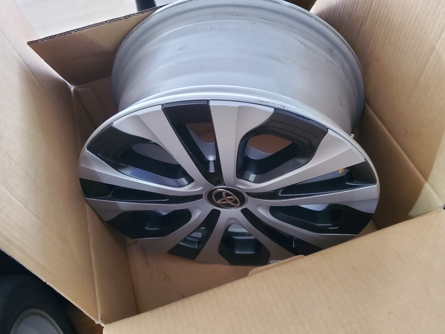 Set of 4 Genuine Toyota 15-inch Alloy Wheels corolla - photo 2