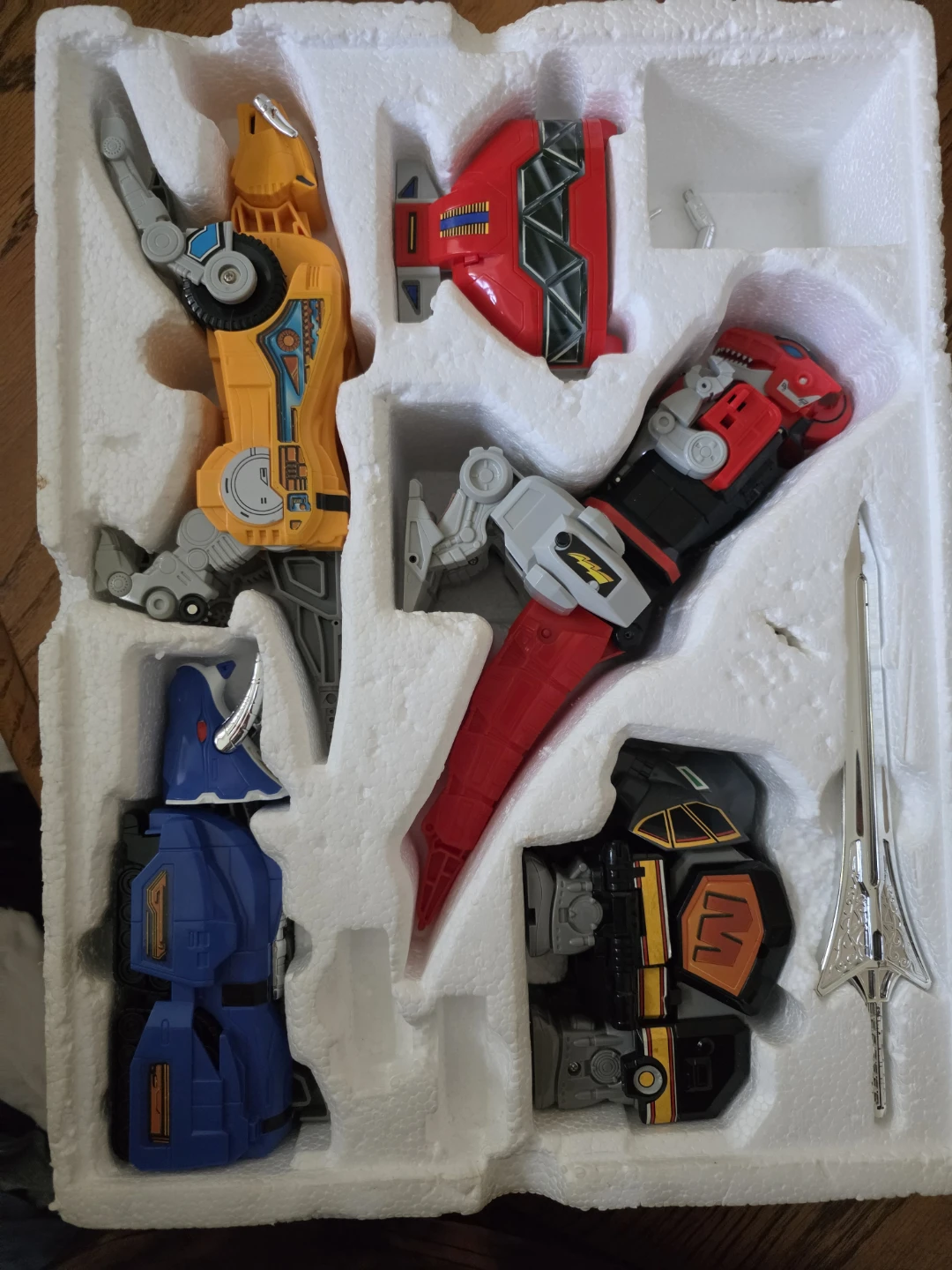 Mighty Morphin Power Rangers Deluxe Megazord - photo 3