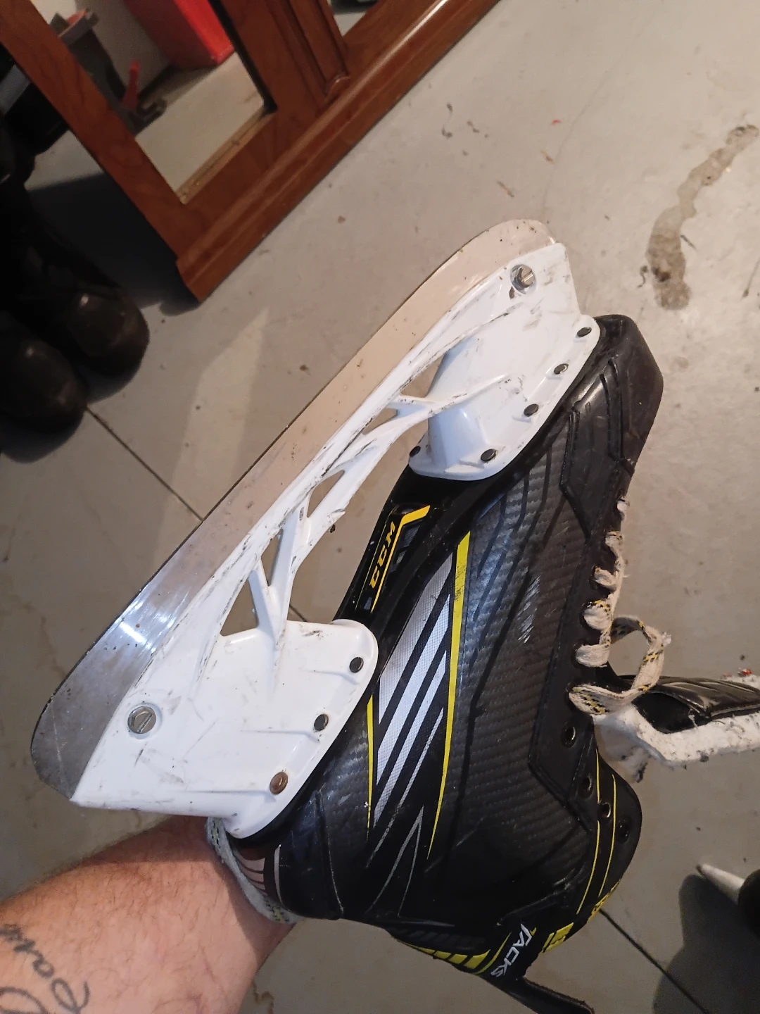 CCM Tacks Ice Skates Size 10.5 - photo 4