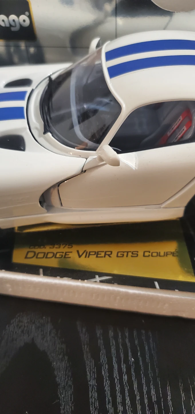 Bburago Dodge Viper GTS Coupe Model Car damages - photo 5