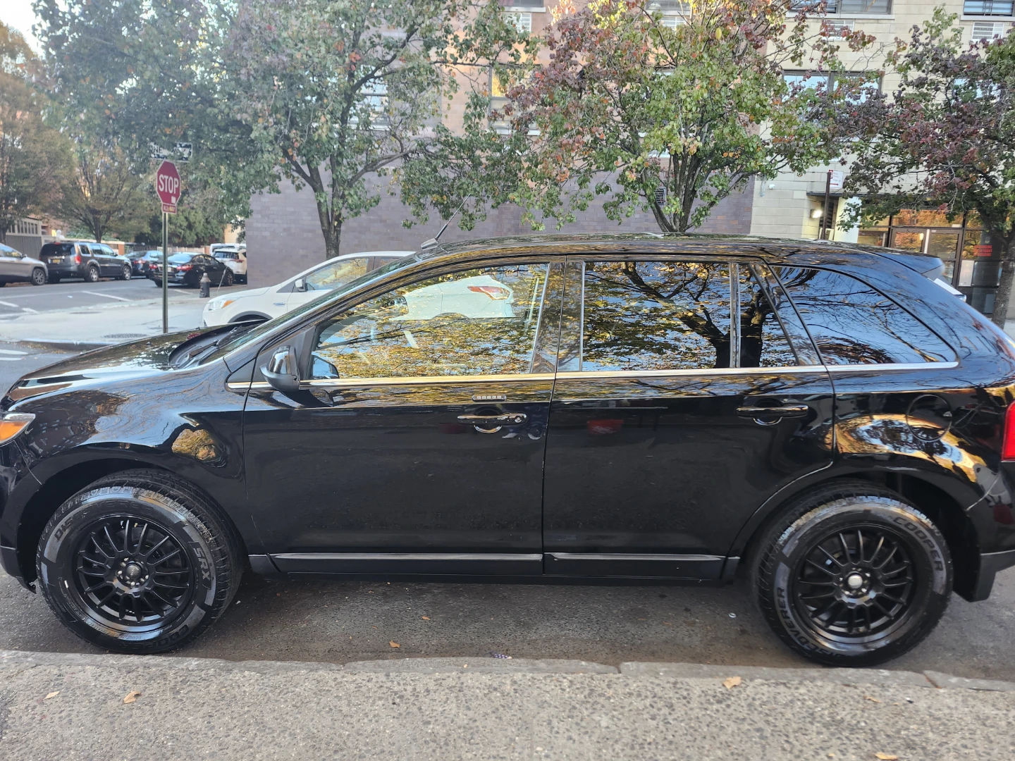 2012 Ford Edge Limited - photo 2