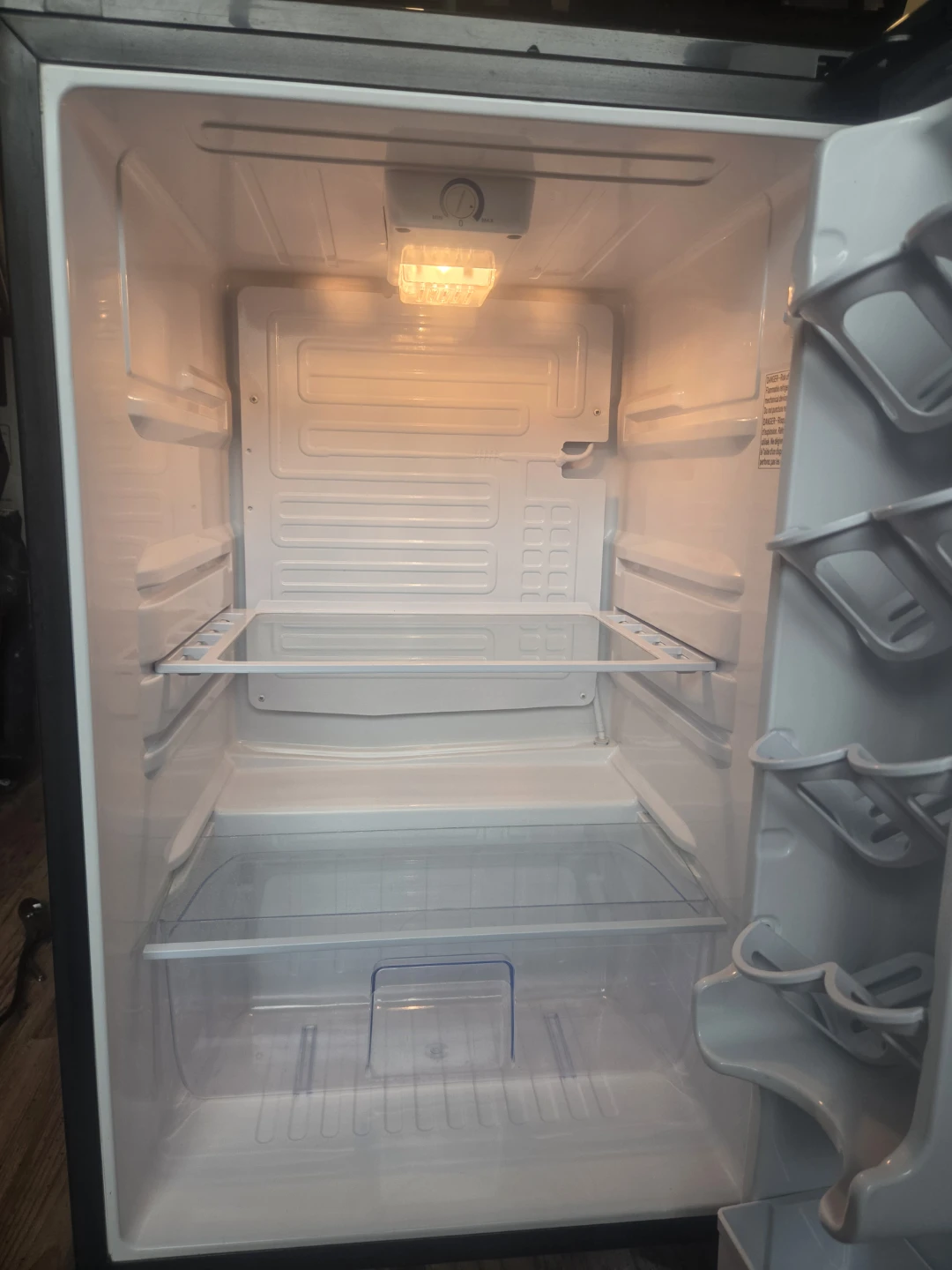 Danby Compact Mini Fridge - photo 5