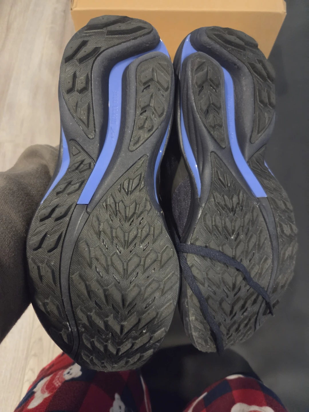 Mizuno shoes for women (READ THE AD) - photo 4